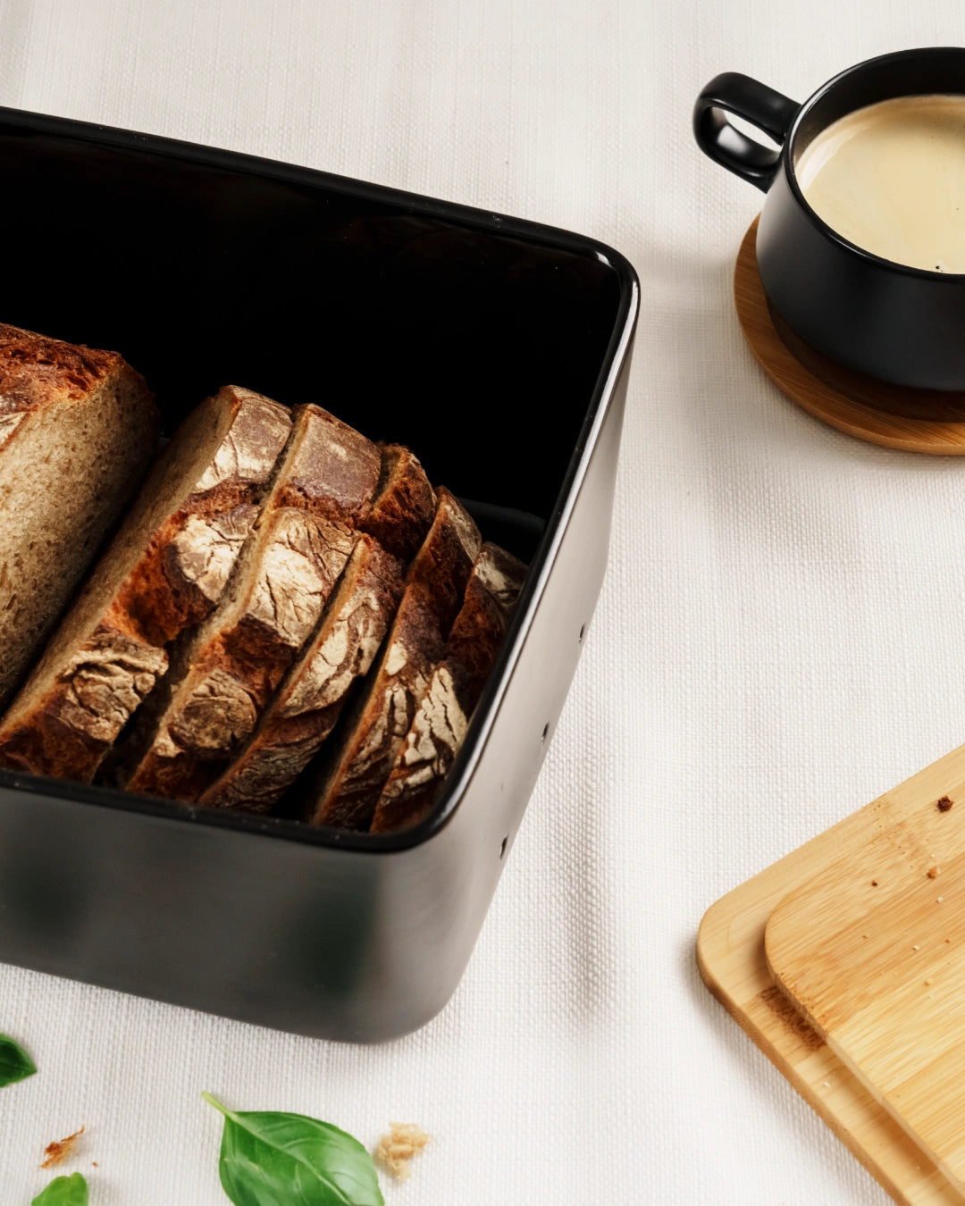 Panera de cerámica con tapa de bambú