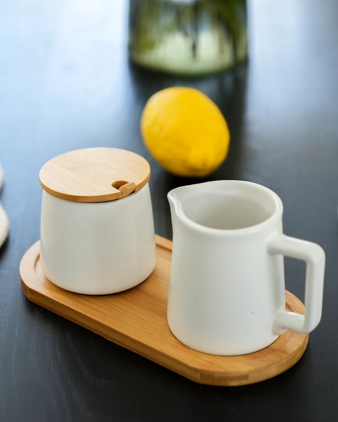Set de leche y azúcar con tapa, cuchara y jarrita